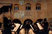 "CandleFAI in Broletto", il 6 settembre concerto a lume di candela